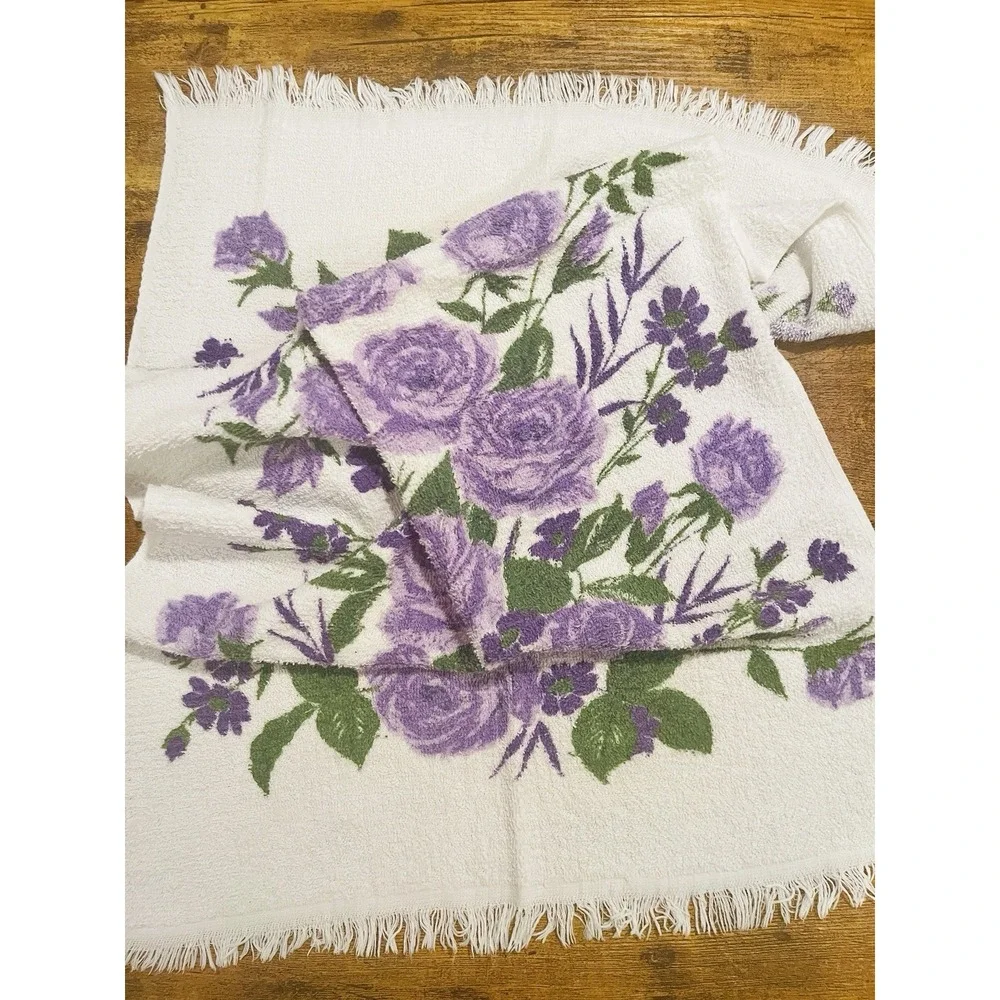 Vintage 70s Cannon‎ Hand Towel Purple Flowers